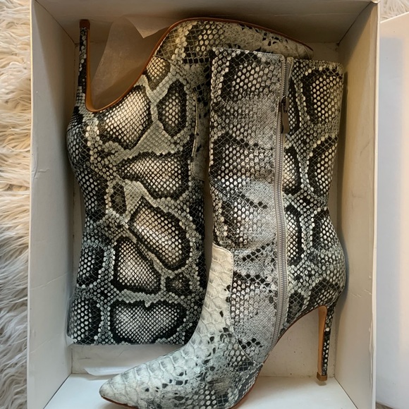 Snake print leather boots, size 38, US7/7.5, Brand Catwalk Connection - Picture 8 of 8